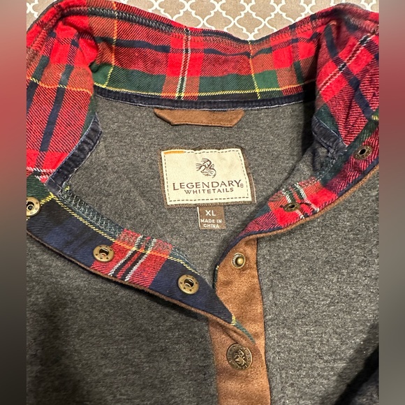 Like new - Legendary Whitetails 3/4 Snap Quilted Top in grey - Picture 3 of 6